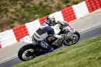 cadwell-no-limits-trackday;cadwell-park;cadwell-park-photographs;cadwell-trackday-photographs;enduro-digital-images;event-digital-images;eventdigitalimages;navarra;no-limits-trackdays;peter-wileman-photography;racing-digital-images;trackday-digital-images;trackday-photos